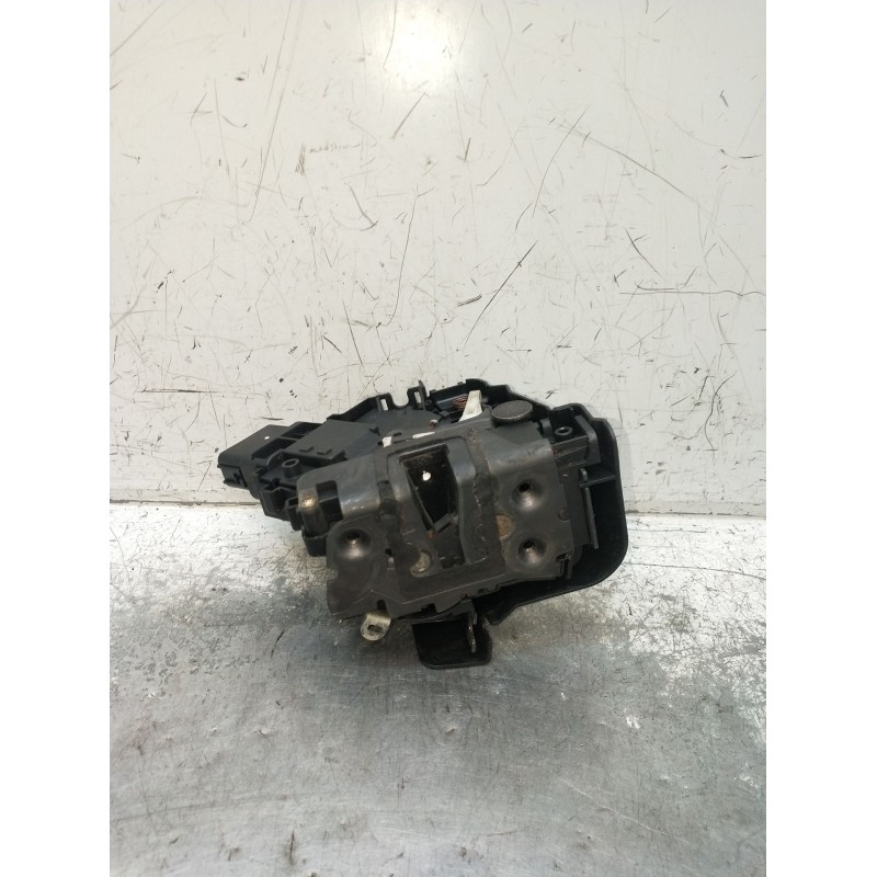 Recambio de motor cierre centralizado delantero derecho para ford focus berlina (cap) ambiente (d) referencia OEM IAM  5P 