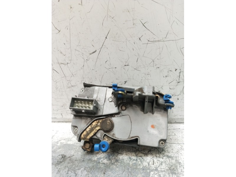 Recambio de cerradura puerta delantera derecha para citroën xantia berlina 2.0 hdi 90/110 image referencia OEM IAM   