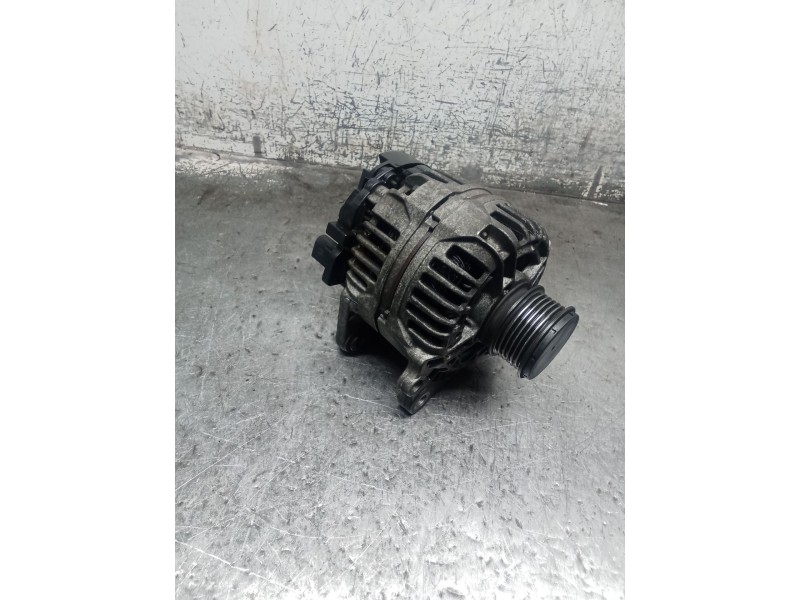 Recambio de alternador para seat ibiza ii (6k1) 1.9 tdi referencia OEM IAM 038903023 0124325001 90A