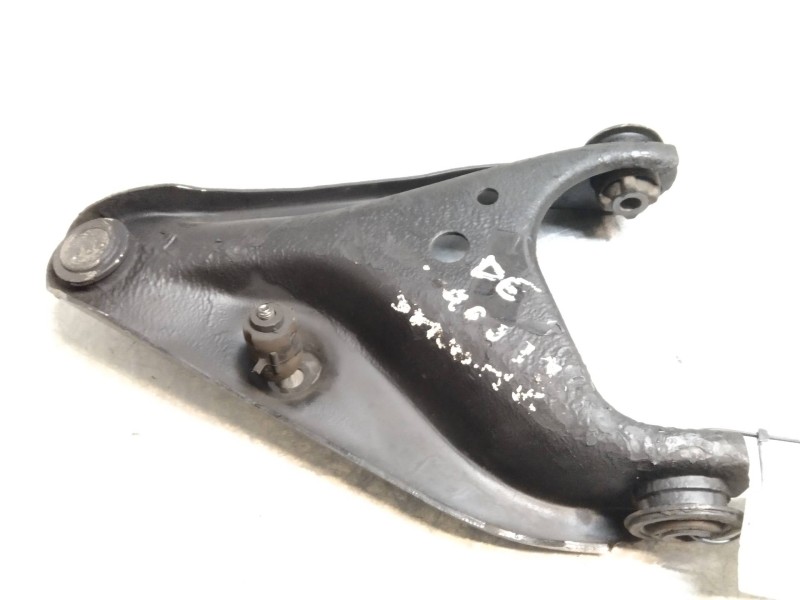 Recambio de brazo suspension inferior delantero derecho para dacia sandero 0.9 tce cat referencia OEM IAM   