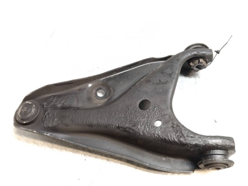 Recambio de brazo suspension inferior delantero izquierdo para dacia sandero 0.9 tce cat referencia OEM IAM   