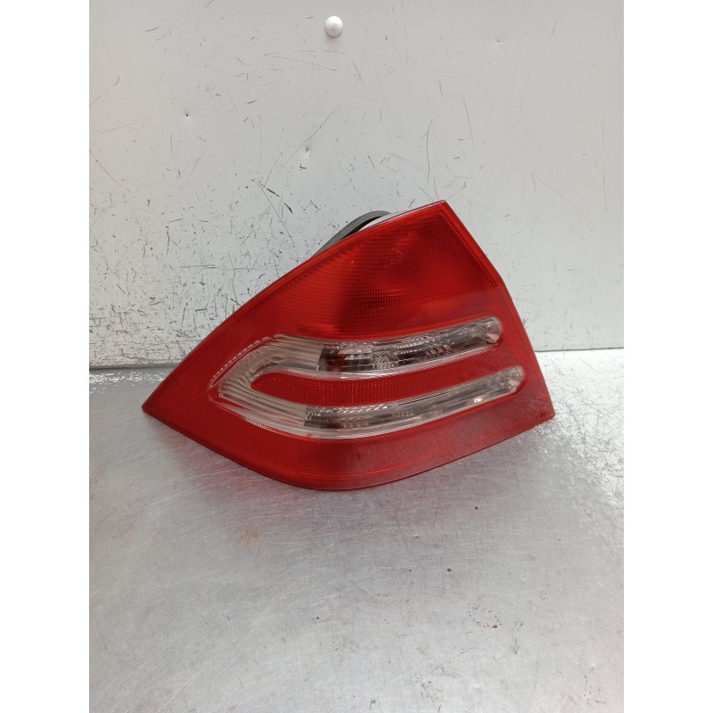 Recambio de piloto trasero izquierdo para mercedes-benz clase c (w203) c 200 kompressor (203.045) referencia OEM IAM   