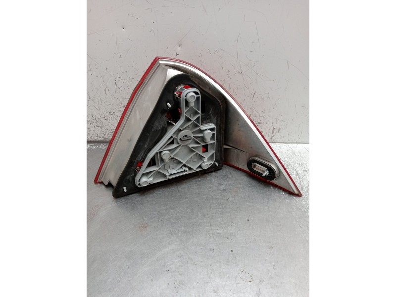 Recambio de piloto trasero izquierdo para mercedes-benz clase c (w203) c 200 kompressor (203.045) referencia OEM IAM   