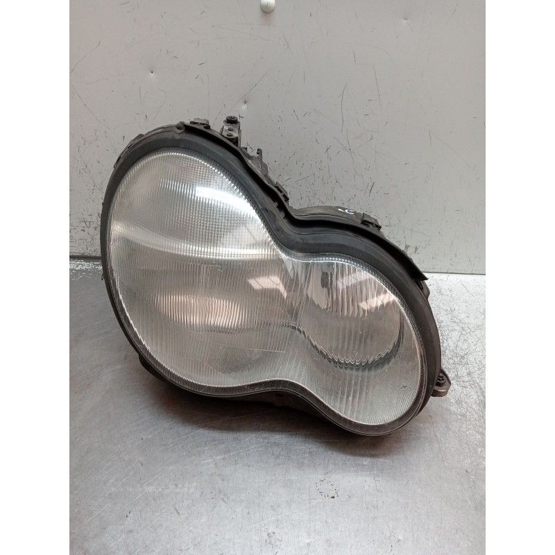 Recambio de faro derecho para mercedes-benz clase c (w203) c 200 kompressor (203.045) referencia OEM IAM 0301166272 A2038201261 