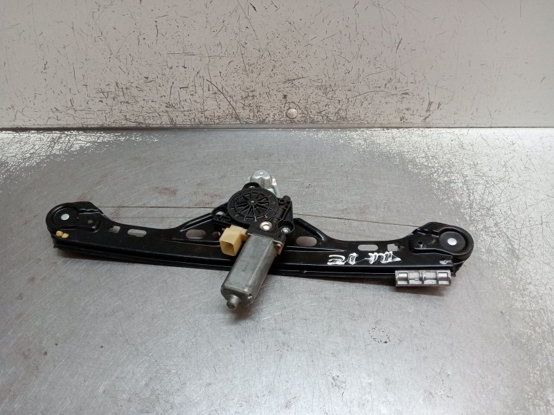 Recambio de elevalunas trasero izquierdo para mercedes-benz clase c (w203) c 200 kompressor (203.045) referencia OEM IAM 104047 