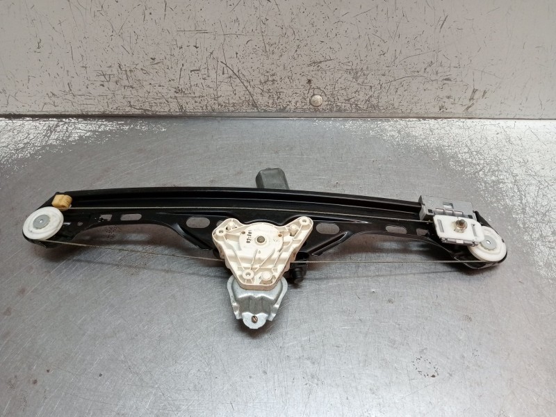 Recambio de elevalunas trasero izquierdo para mercedes-benz clase c (w203) c 200 kompressor (203.045) referencia OEM IAM 104047 