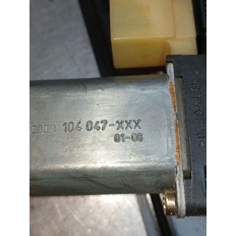 Recambio de elevalunas trasero izquierdo para mercedes-benz clase c (w203) c 200 kompressor (203.045) referencia OEM IAM 104047 