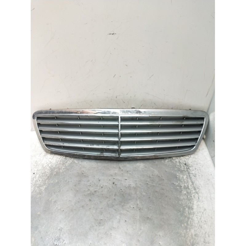 Recambio de rejilla delantera para mercedes-benz clase c (w203) c 200 kompressor (203.045) referencia OEM IAM   