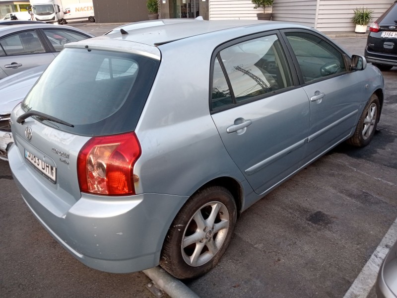 toyota corolla (_e12_) del año 2005