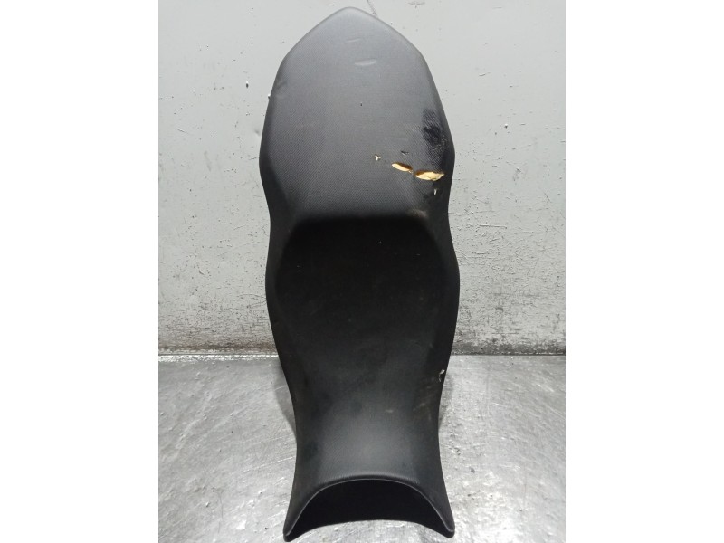 Recambio de asiento para bmw f (801cc - ) f 900 xr (4r90) referencia OEM IAM 52539480752 52538404285 CON DESPERFECTOS