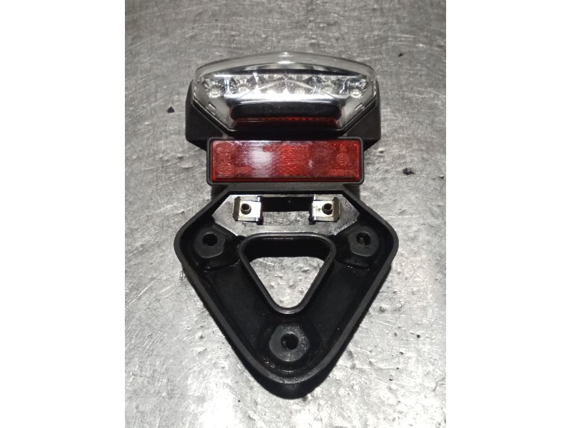 Recambio de piloto trasero central para bmw f (801cc - ) f 900 xr (4r90) referencia OEM IAM 8551834 NXF226FAJ04 