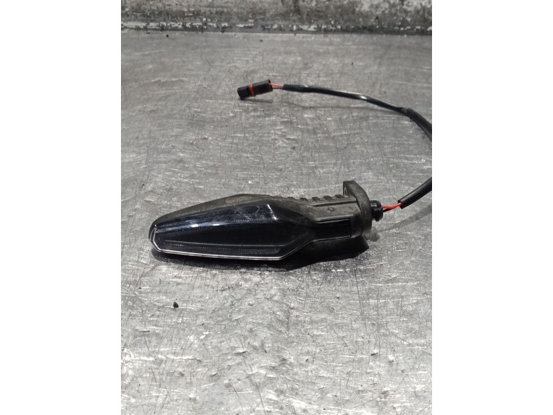 Recambio de piloto trasero izquierdo para bmw f (801cc - ) f 900 xr (4r90) referencia OEM IAM 855718805H 925265A INTERMITENTE