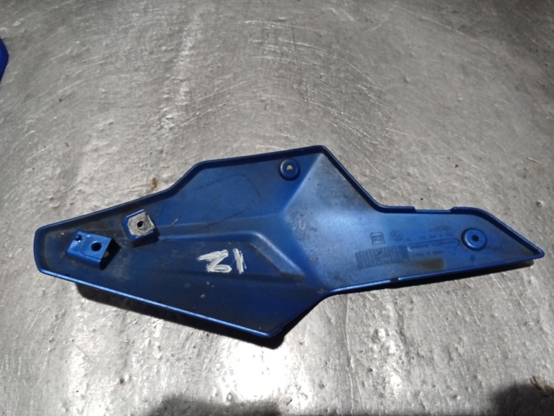 Recambio de moldura para bmw f (801cc - ) f 900 xr (4r90) referencia OEM IAM 7731840952601 10872210 