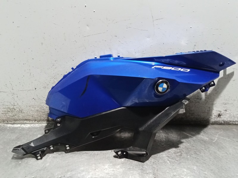 Recambio de carenado delantero derecho para bmw f (801cc - ) f 900 xr (4r90) referencia OEM IAM 8403894  CON DESPERFECTOS VER FO