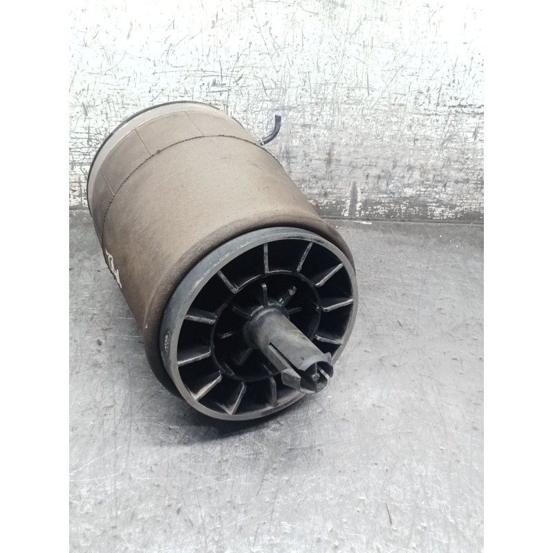 Recambio de amortiguador trasero derecho para land rover discovery v (l462) 2.0 sd4 4x4 referencia OEM IAM 394D18T BALONA 