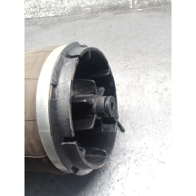 Recambio de amortiguador trasero derecho para land rover discovery v (l462) 2.0 sd4 4x4 referencia OEM IAM 394D18T BALONA 