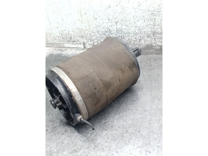 Recambio de amortiguador trasero izquierdo para land rover discovery v (l462) 2.0 sd4 4x4 referencia OEM IAM 394D18T BALONA 