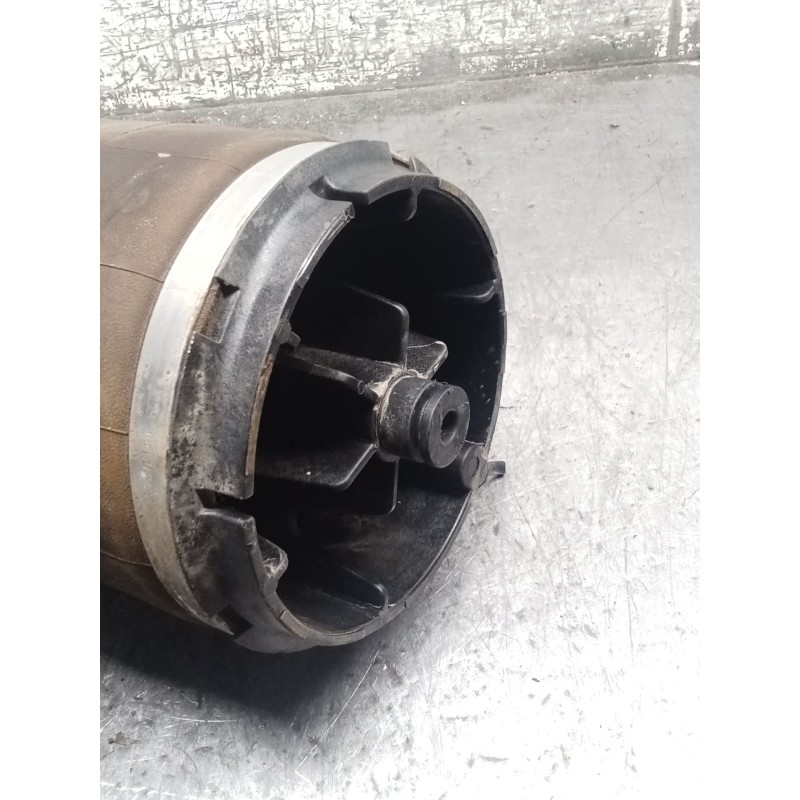 Recambio de amortiguador trasero izquierdo para land rover discovery v (l462) 2.0 sd4 4x4 referencia OEM IAM 394D18T BALONA 