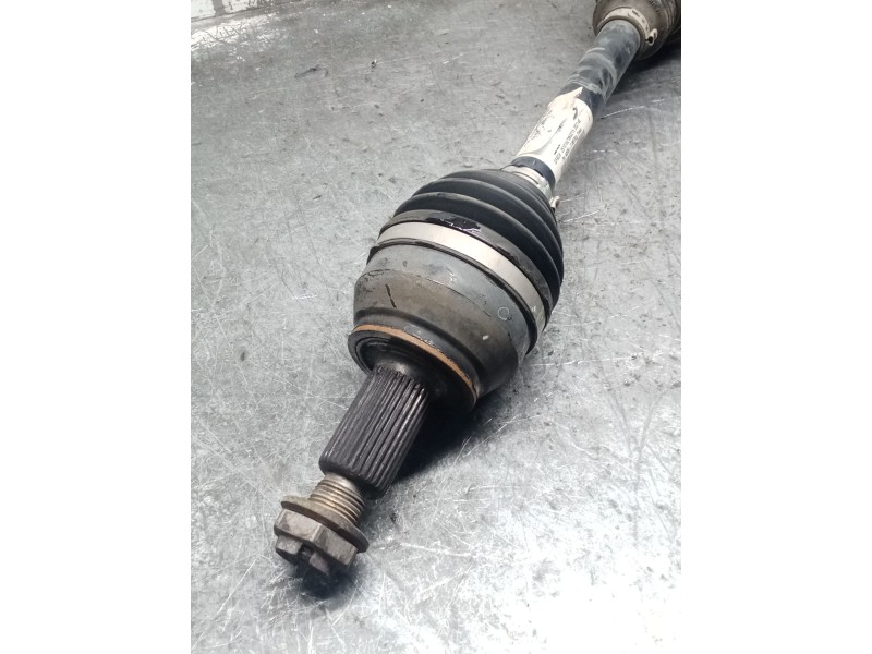 Recambio de transmision delantera izquierda para land rover discovery v (l462) 2.0 sd4 4x4 referencia OEM IAM DPLA3N729BD 103856