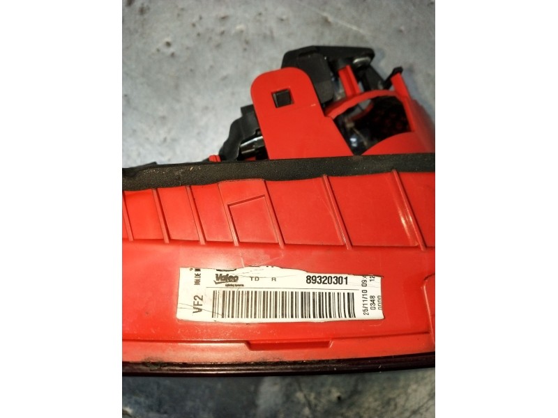 Recambio de piloto trasero derecho interior para seat leon (1p1) 1.6 tdi referencia OEM IAM 89320301  