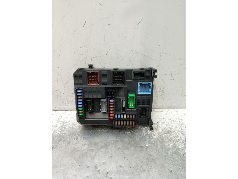 Recambio de caja reles / fusibles para peugeot 208 i (ca_, cc_) 1.4 hdi referencia OEM IAM 9807531680 BSIN0200 