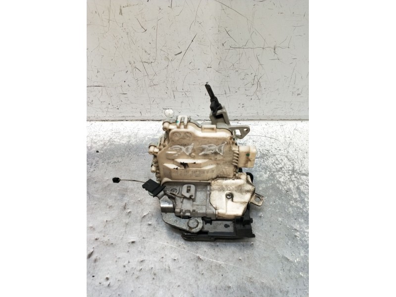 Recambio de motor cierre centralizado delantero derecho para seat leon (1p1) 1.6 tdi referencia OEM IAM 1P1837016B 5P 