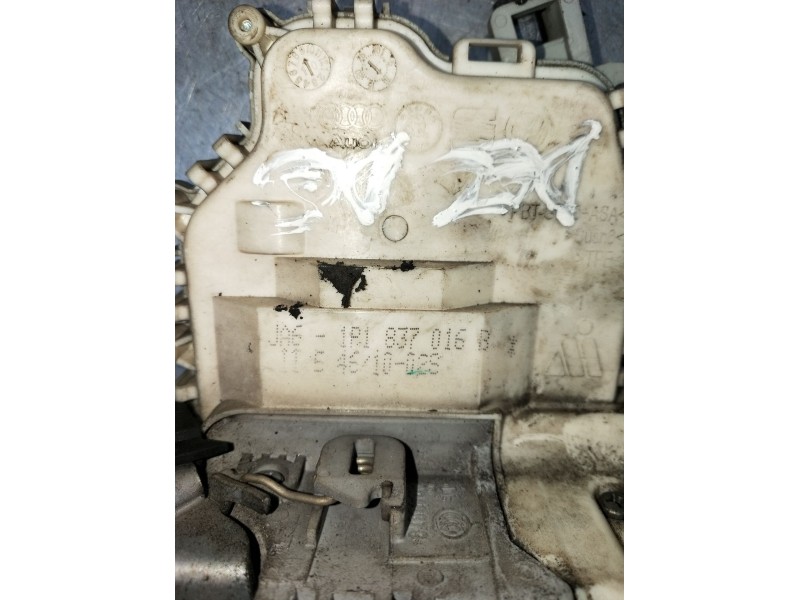 Recambio de motor cierre centralizado delantero derecho para seat leon (1p1) 1.6 tdi referencia OEM IAM 1P1837016B 5P 