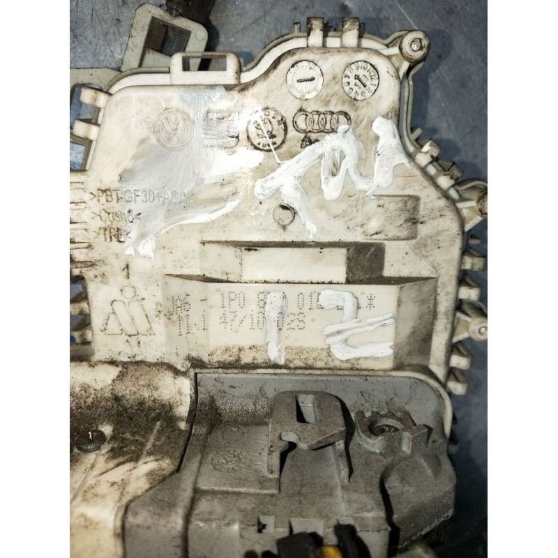 Recambio de motor cierre centralizado trasero izquierdo para seat leon (1p1) 1.6 tdi referencia OEM IAM  5P 