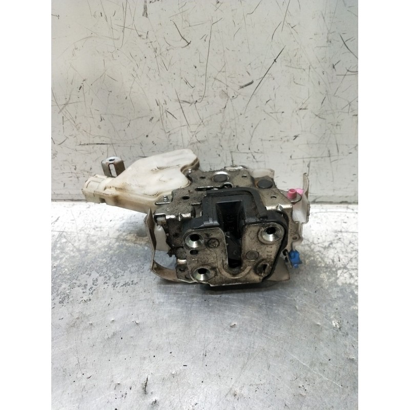 Recambio de motor cierre centralizado delantero derecho para nissan cabstar 09.06 3.0 diesel referencia OEM IAM  2P 