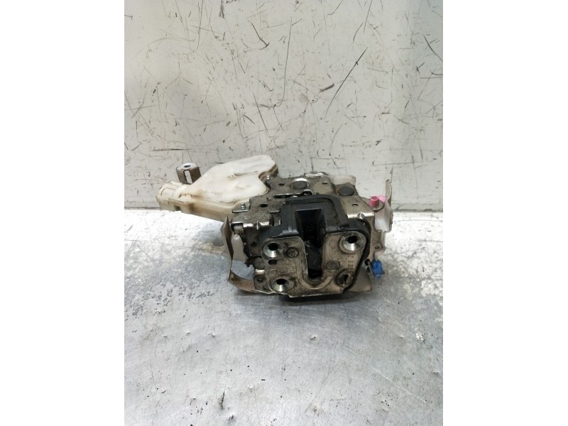 Recambio de motor cierre centralizado delantero derecho para nissan cabstar 09.06 3.0 diesel referencia OEM IAM  2P 