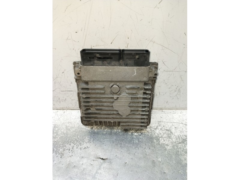 Recambio de centralita motor uce para seat leon (1p1) 1.6 tdi referencia OEM IAM 03L906023LF 5WP42915AA 