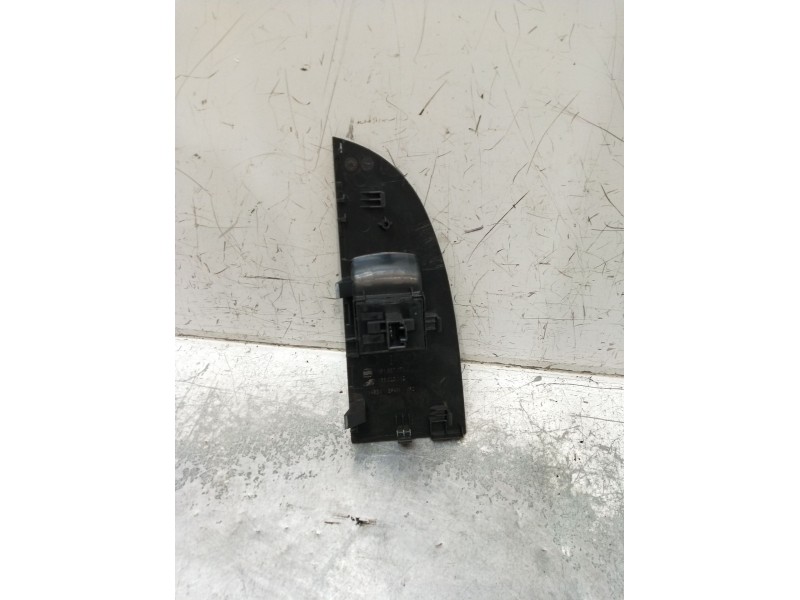 Recambio de mando elevalunas delantero izquierdo para seat leon (1p1) 1.6 tdi referencia OEM IAM 1P1867171 156023112 5P