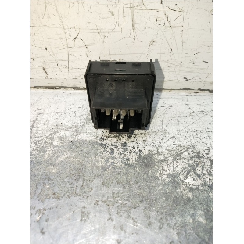 Recambio de mando elevalunas delantero izquierdo para peugeot 208 i (ca_, cc_) 1.4 hdi referencia OEM IAM 96664313ZD 5P 