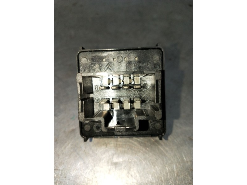 Recambio de mando elevalunas delantero izquierdo para peugeot 208 i (ca_, cc_) 1.4 hdi referencia OEM IAM 96664313ZD 5P 