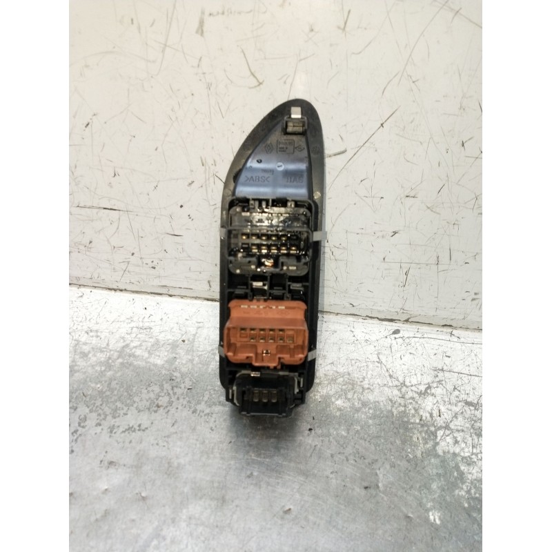 Recambio de mando elevalunas delantero izquierdo para renault vel satis (bj0_) 3.5 v6 (bj0r, bj0v, bj0u) referencia OEM IAM 8200