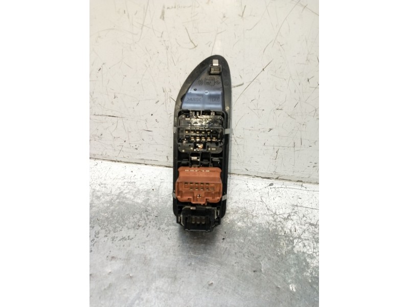 Recambio de mando elevalunas delantero izquierdo para renault vel satis (bj0_) 3.5 v6 (bj0r, bj0v, bj0u) referencia OEM IAM 8200