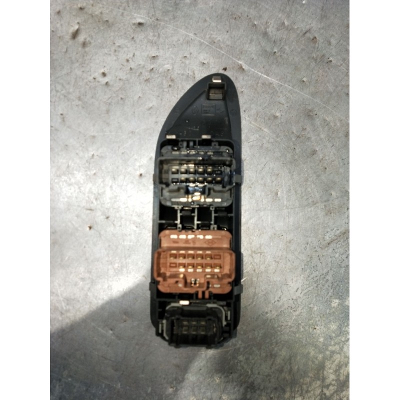 Recambio de mando elevalunas delantero izquierdo para renault vel satis (bj0_) 3.5 v6 (bj0r, bj0v, bj0u) referencia OEM IAM 8200