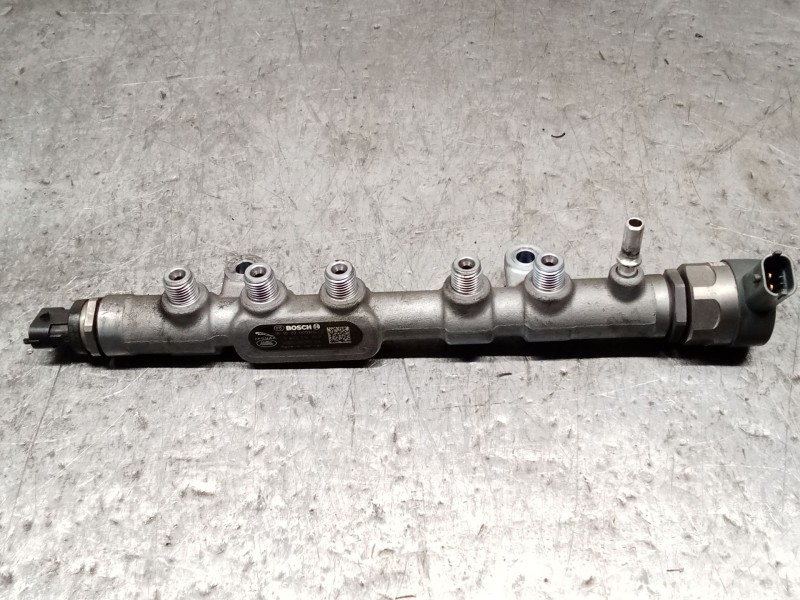 Recambio de rampa inyectora para land rover discovery v (l462) 2.0 sd4 4x4 referencia OEM IAM G4D39D280BA 0445214349 