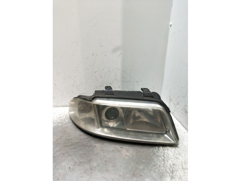 Recambio de faro derecho para audi a4 b5 (8d2) 1.9 tdi referencia OEM IAM  VER FOTOS 