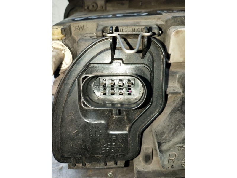 Recambio de faro derecho para audi a4 b5 (8d2) 1.9 tdi referencia OEM IAM  VER FOTOS 