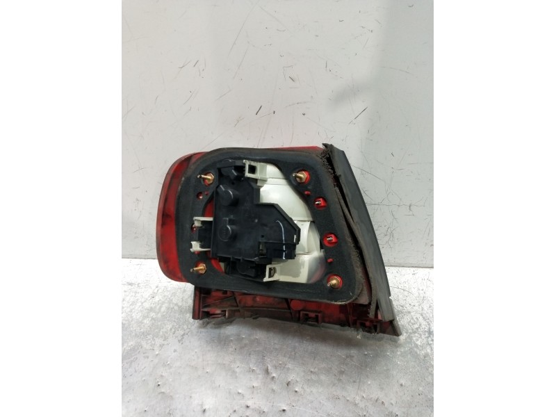 Recambio de piloto trasero derecho para audi a4 b5 (8d2) 1.9 tdi referencia OEM IAM   