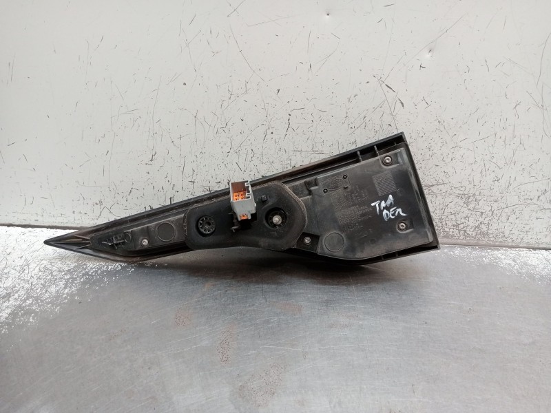 Recambio de piloto trasero derecho para land rover discovery v (l462) 2.0 sd4 4x4 referencia OEM IAM HY3213404AE  