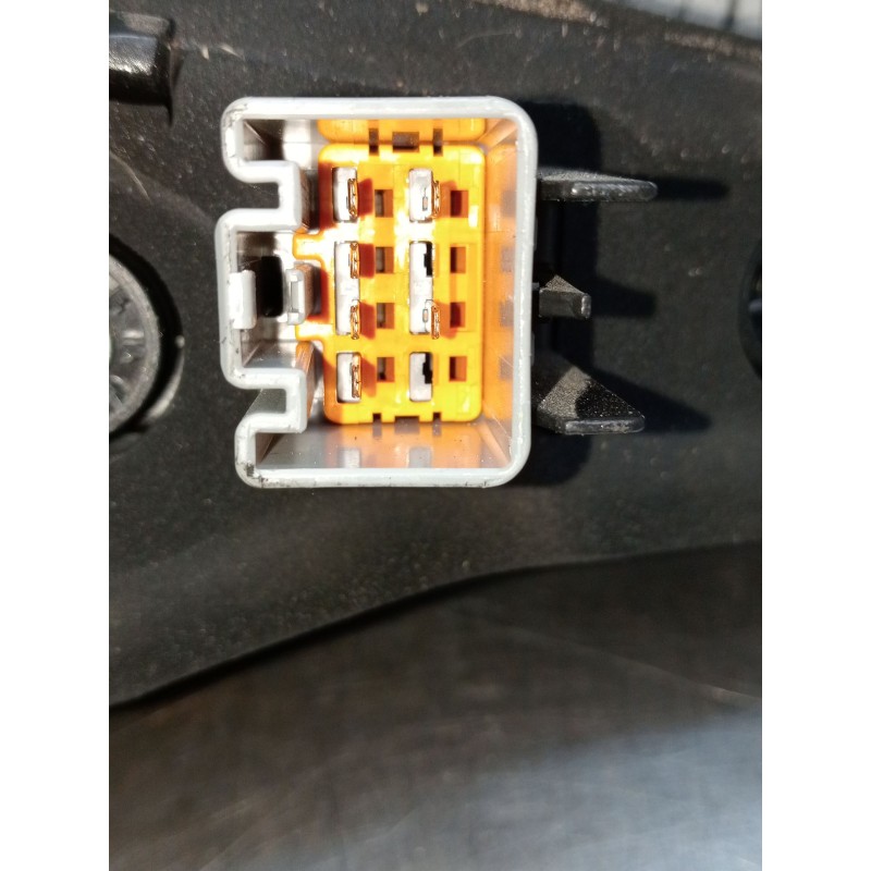 Recambio de piloto trasero izquierdo para land rover discovery v (l462) 2.0 sd4 4x4 referencia OEM IAM HY3213405AF  