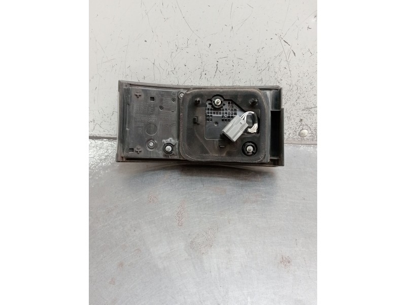 Recambio de piloto trasero derecho interior para land rover discovery v (l462) 2.0 sd4 4x4 referencia OEM IAM HY3213192AD  