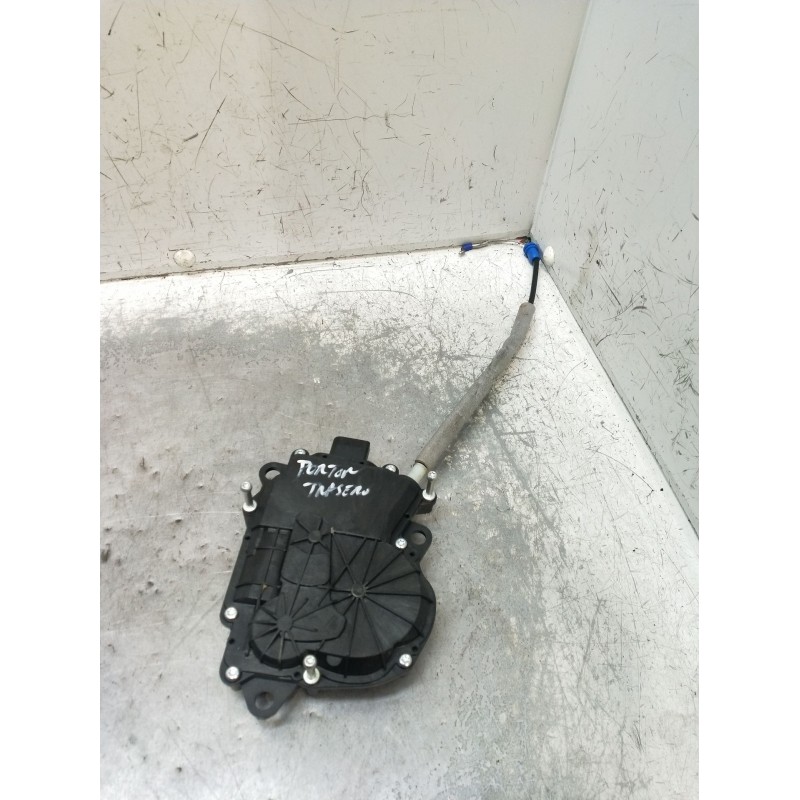 Recambio de motor cierre centralizado porton para land rover discovery v (l462) 2.0 sd4 4x4 referencia OEM IAM DK62404C10AE 5P 