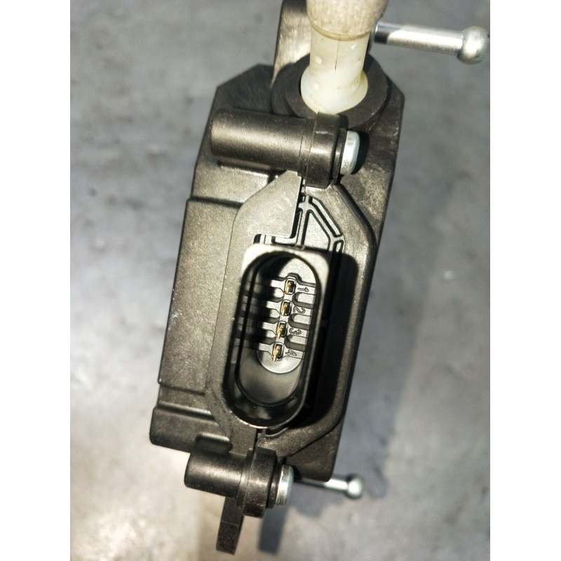 Recambio de motor cierre centralizado porton para land rover discovery v (l462) 2.0 sd4 4x4 referencia OEM IAM DK62404C10AE 5P 