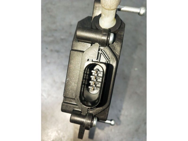 Recambio de motor cierre centralizado porton para land rover discovery v (l462) 2.0 sd4 4x4 referencia OEM IAM DK62404C10AE 5P 