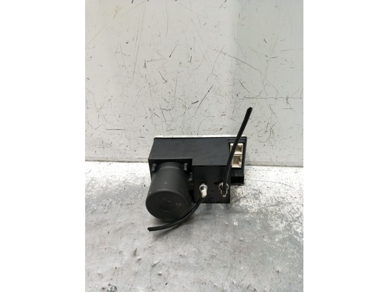 Recambio de compresor cierre centralizado para audi a4 b5 (8d2) 1.9 tdi referencia OEM IAM 8D0862257B  