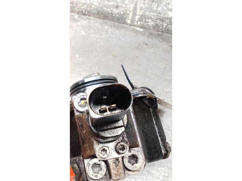 Recambio de bomba inyeccion para mercedes-benz sprinter 02.00  caja abierta 311 cdi (903.611-612-613) referencia OEM IAM 0986437
