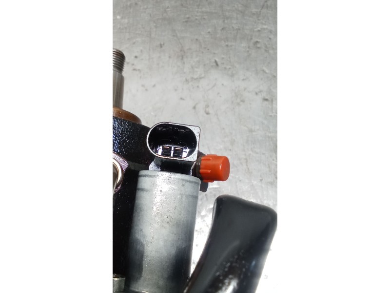 Recambio de bomba inyeccion para seat leon (1p1) 1.6 tdi referencia OEM IAM 03L130755E 081110215514 CONTINENTAL